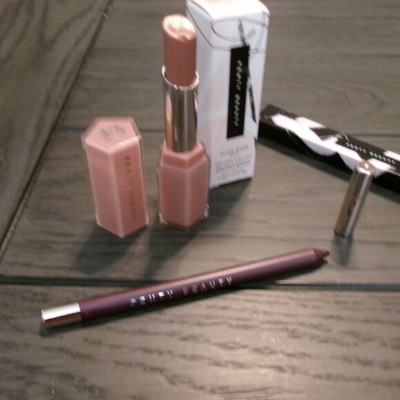 FENTY BEAUTY BUNDLE LIP LINER IN BORED HEAUX & GLOSS BOMB STIX BLAZ'D DONUT - Picture 2 of 8